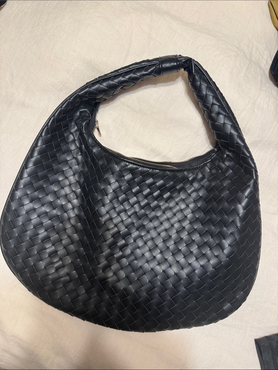 Abercrombie & Fitch Handbags - NWT Abercrombie & Fitch Black Woven Hobo Shoulder Bag